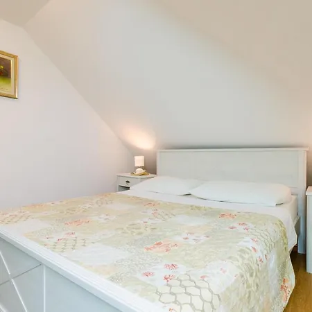 Apartman Old Town Baroque Palace - One Bedroom With City View ...